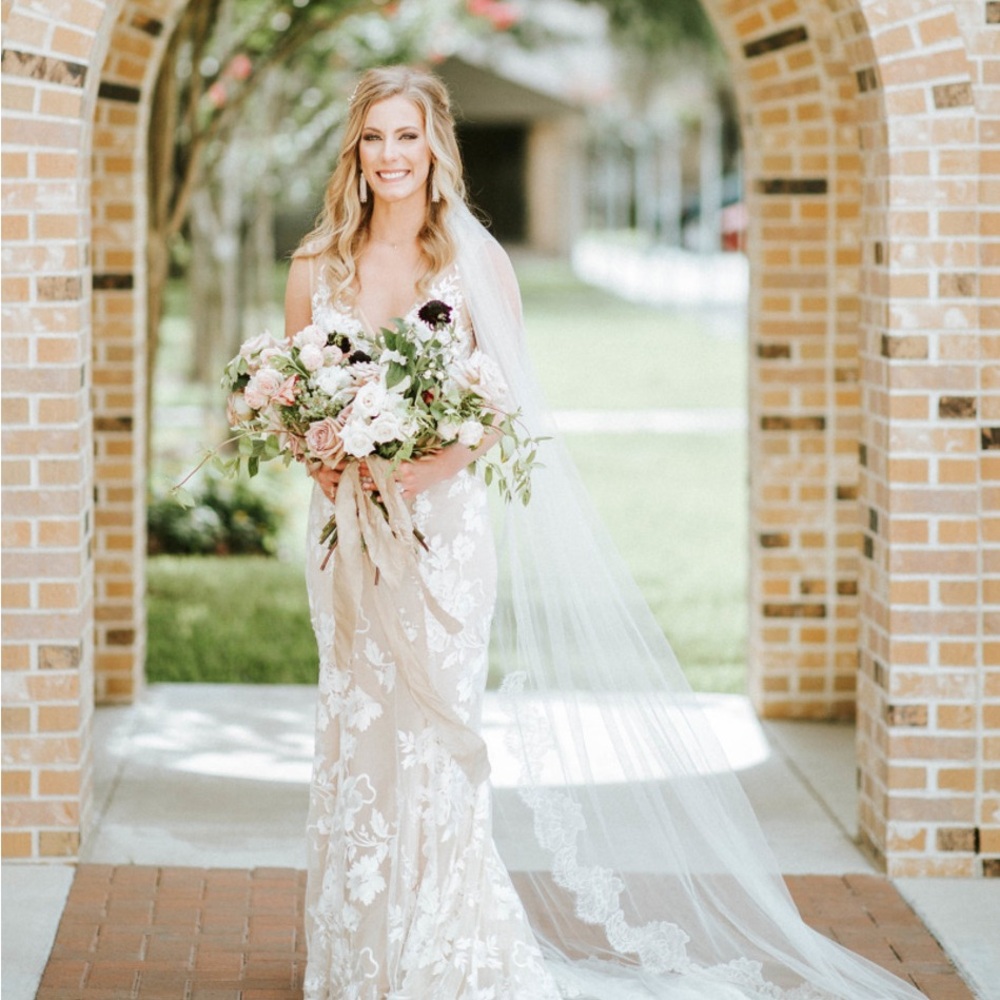 NWT!!! Lillian Lace-Trimmed Sara Gabriel Tulle Veil (from Dress Theory)